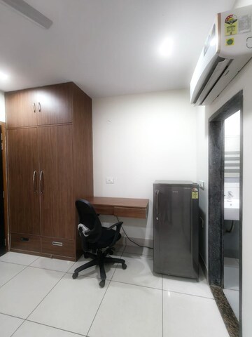 Master Bedroom in 1 RK Builder Floor at Ansal Plaza Sector-23, Sector 23 – for Rent