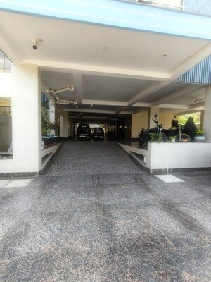 Parking in 1 RK Builder Floor at Ansal Plaza Sector-23, Sector 23 – for Rent