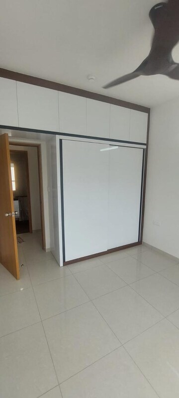 Room in 2 BHK Apartment at Sobha Dream Gardens, Thanisandra Main Road – for Rent