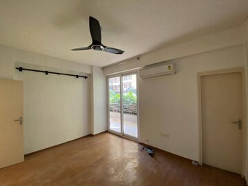 Room in 4 BHK Apartment at Tulip Violet, Sector 69 – for Sale