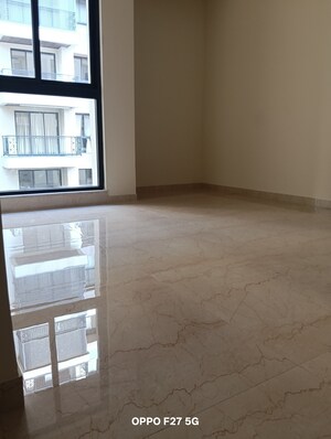 Room in 2 BHK Apartment at Lodha Sterling, Kolshet Road – for Sale