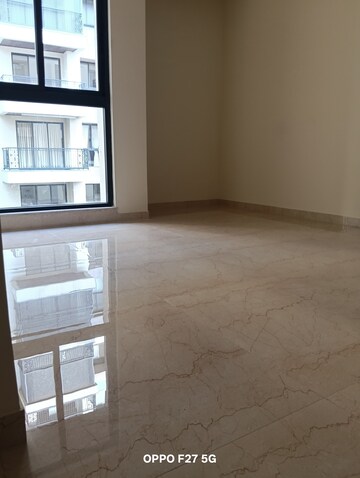 Room in 2 BHK Apartment at Lodha Sterling, Kolshet Road – for Sale