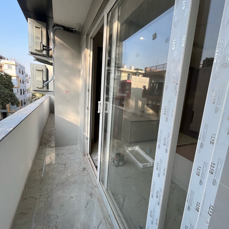 Balcony, sector 55 1.5 Bedroom 180 Sq.Yd. Builder Floor In Sector 55 Gurgaon 9586219