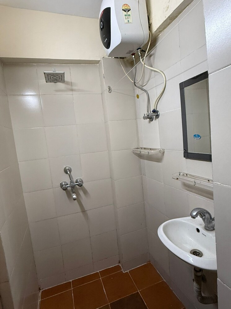 Bathroom, suncity-essel-tower 1 RK 230 Sq.Ft. Apartment In Sector 28 Gurgaon 9586304