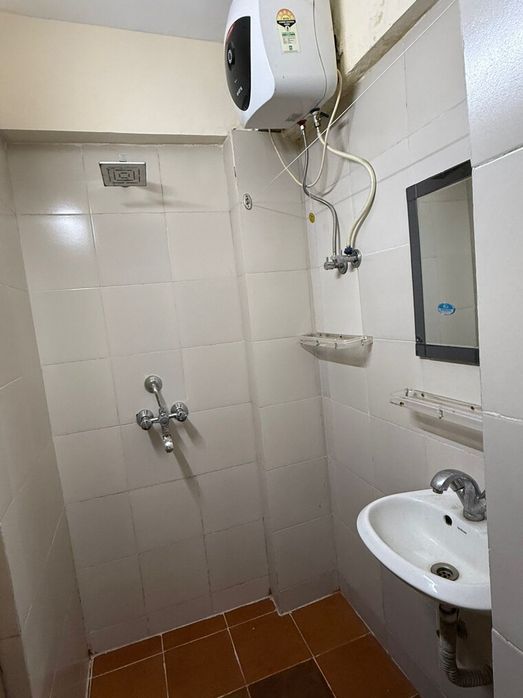 Bathroom, suncity-essel-tower 1 RK 230 Sq.Ft. Apartment In Sector 28 Gurgaon 9586304