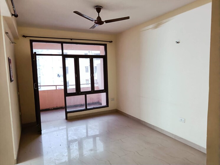 Room, srs-pearl-heights 2.5 Bedroom 1290 Sq.Ft. Apartment In Sector 87 Faridabad 9586203