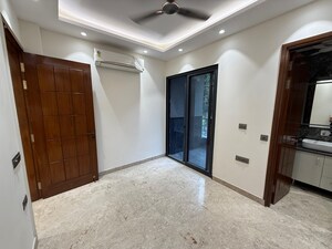 Room in 2 BHK Builder Floor at Lajpat Nagar – for Sale