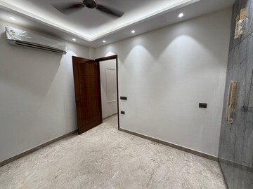Room in 2 BHK Builder Floor at Lajpat Nagar – for Sale