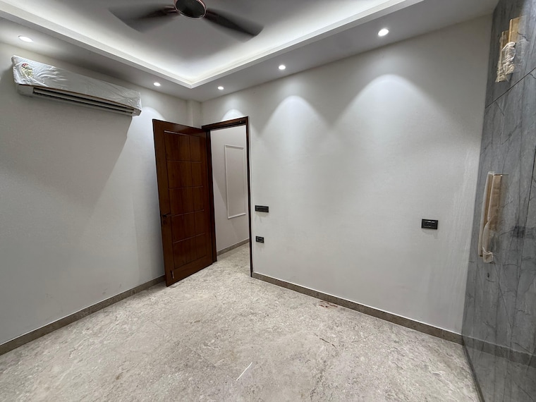 Room, lajpat nagar 2 Bedroom 900 Sq.Ft. Builder Floor In Lajpat Nagar Delhi 9586240