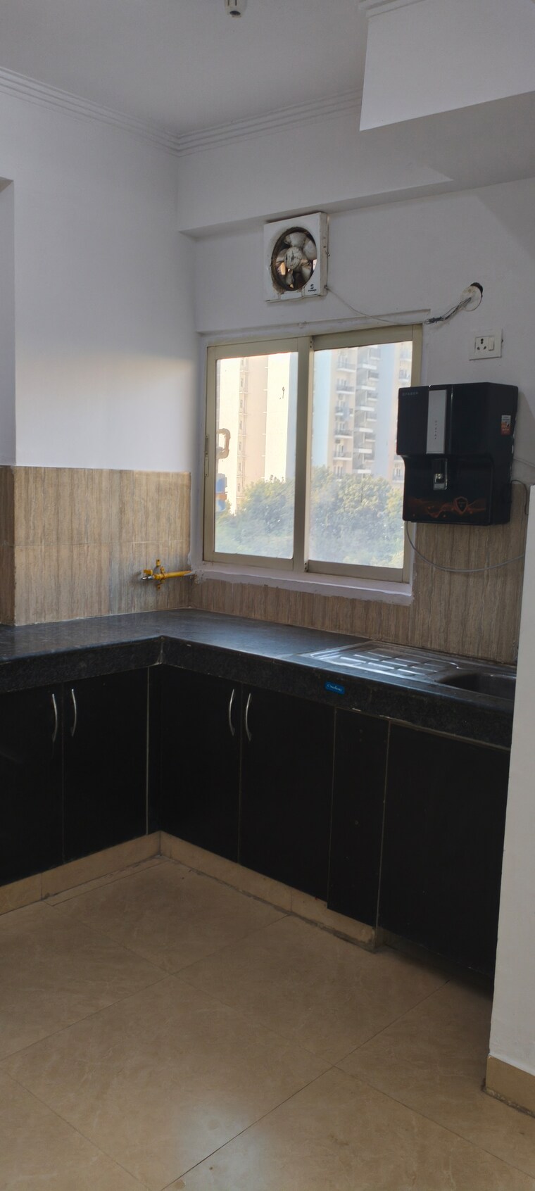 Kitchen, gardenia-gateway 3.5 Bedroom 1700 Sq.Ft. Apartment In Sector 75 Noida 9586310