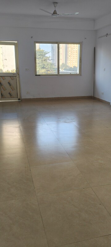 Room in 3.5 BHK Apartment at Gardenia Gateway, Sector 75 – for Rent