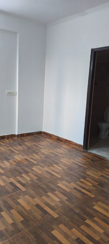 Room in 3.5 BHK Apartment at Gardenia Gateway, Sector 75 – for Rent