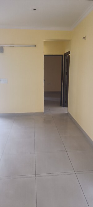 Room in 2 BHK Apartment at Panchsheel Greens, Sector 16 Greater Noida – for Rent