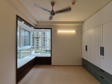 Room in 3.5 BHK Apartment at Bhartiya Nikoo Homes Phase 2, Thanisandra Main Road – for Rent