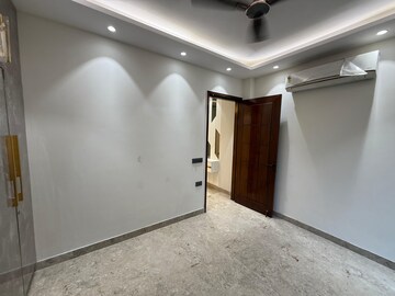 Room in 2 BHK Builder Floor at Lajpat Nagar – for Sale