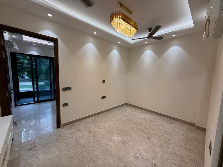 Room, lajpat nagar 2 Bedroom 900 Sq.Ft. Builder Floor In Lajpat Nagar Delhi 9586311