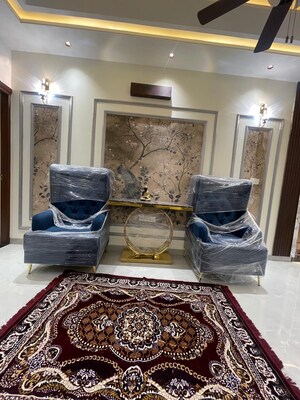 Living Room in 6+ BHK Villa at Vardhman Nagar – for Sale