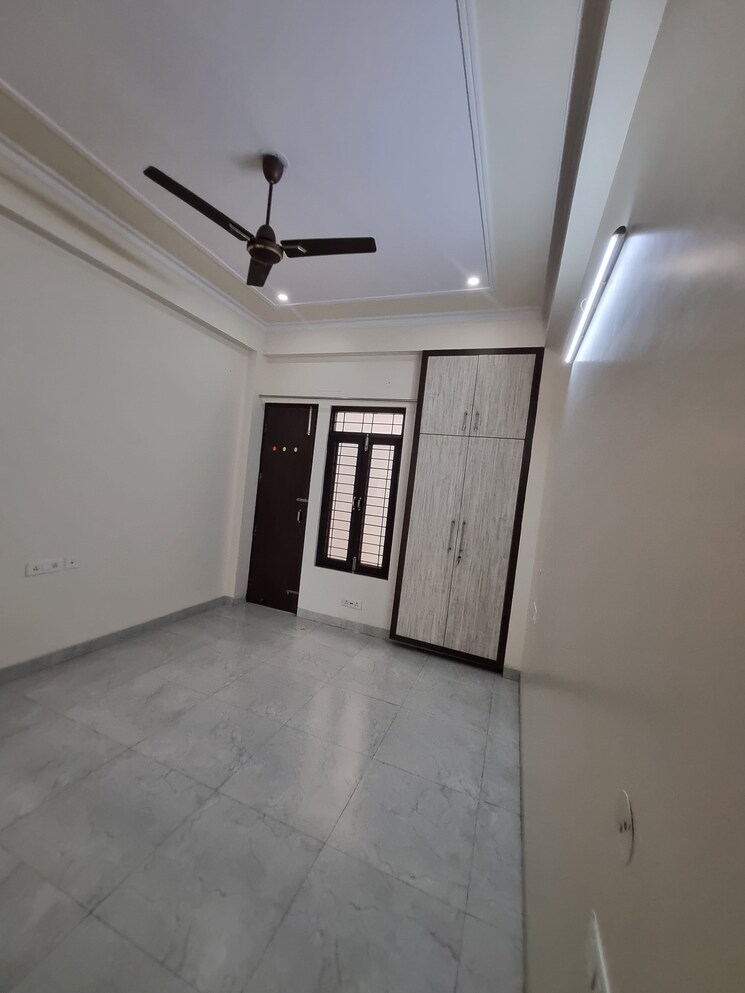 Room, gomti nagar Pg For Boys & Girls In Gomti Nagar 9586364