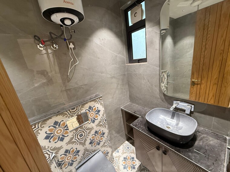 Bathroom, lajpat nagar 2 Bedroom 900 Sq.Ft. Builder Floor In Lajpat Nagar Delhi 9586409