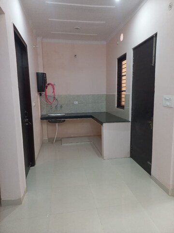 Lift in 3 BHK Independent House at Gomti Nagar – for Rent