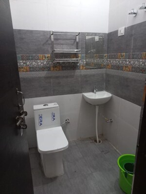 Bathroom in 3 BHK Independent House at Gomti Nagar – for Rent