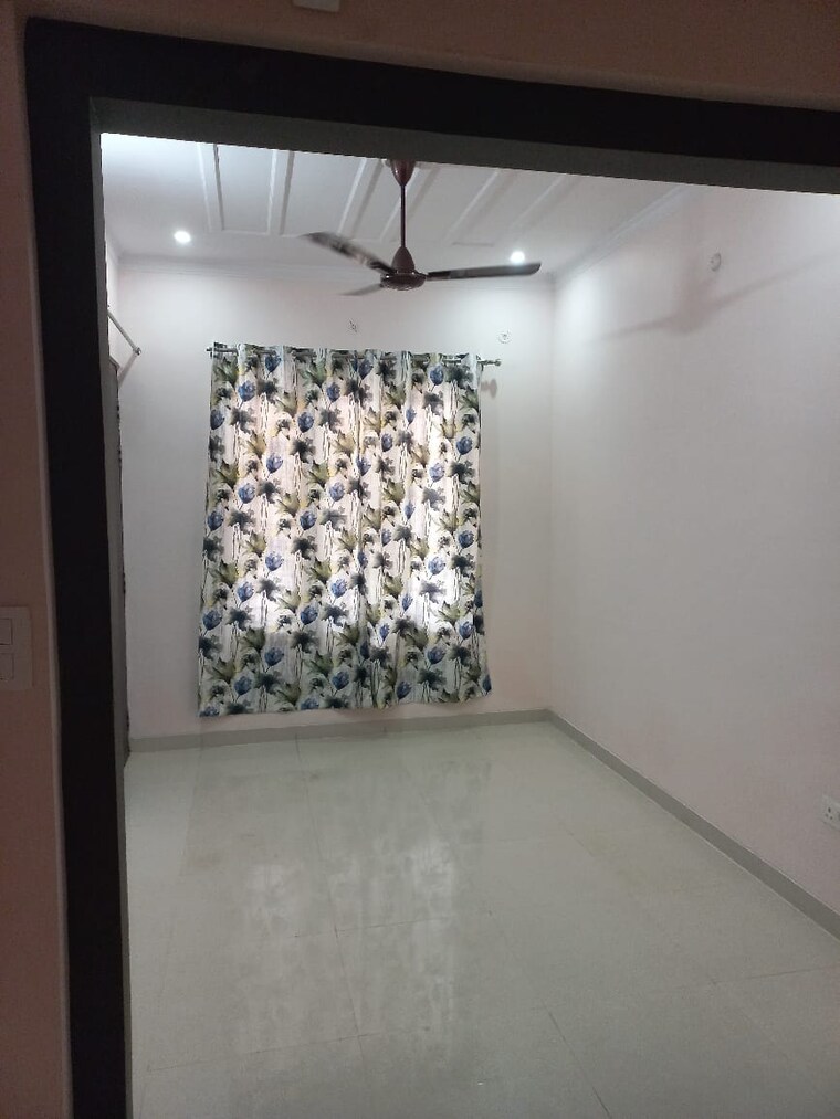 Room, gomti nagar 3 Bedroom 1550 Sq.Ft. Independent House In Gomti Nagar Lucknow 9586468