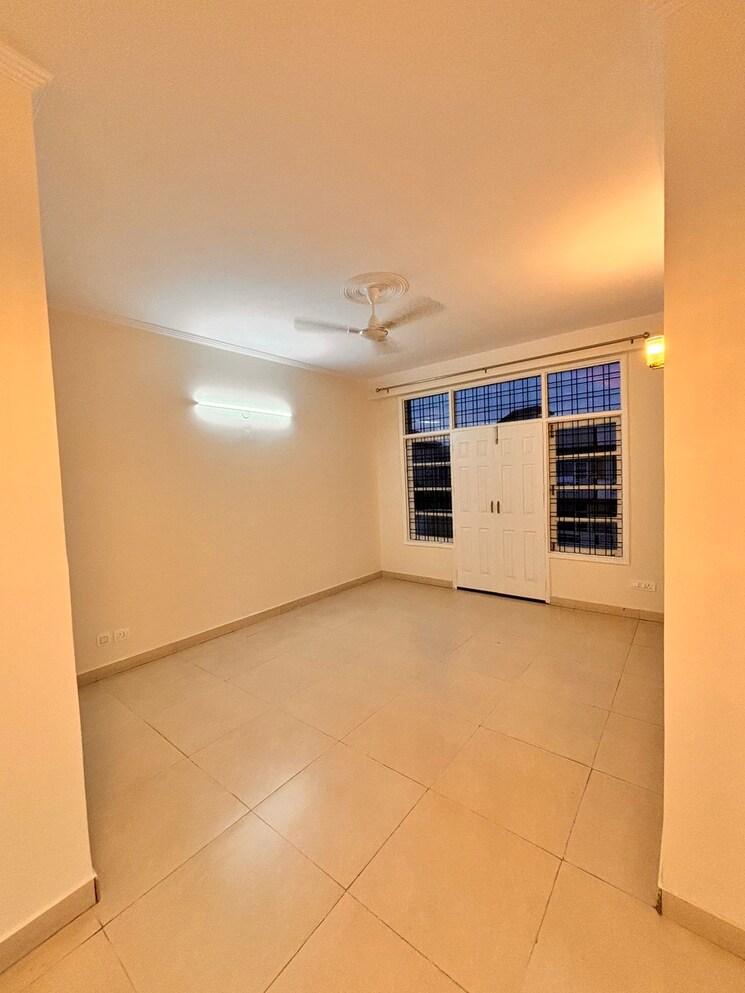 Room, ss-the-lilac 3 Bedroom 1864 Sq.Ft. Builder Floor In Sector 49 Gurgaon 9586393