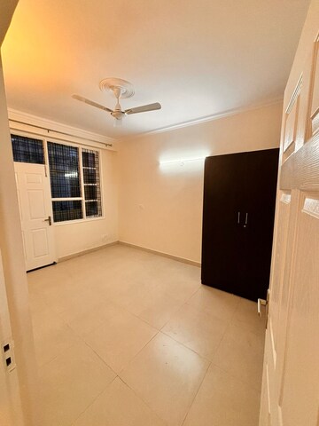 Room in 3 BHK Builder Floor at SS The Lilac, Sector 49 – for Rent