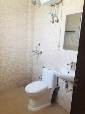 Bathroom in 1 RK Penthouse at Saurabh Niwas, Sector 40 – for Rent