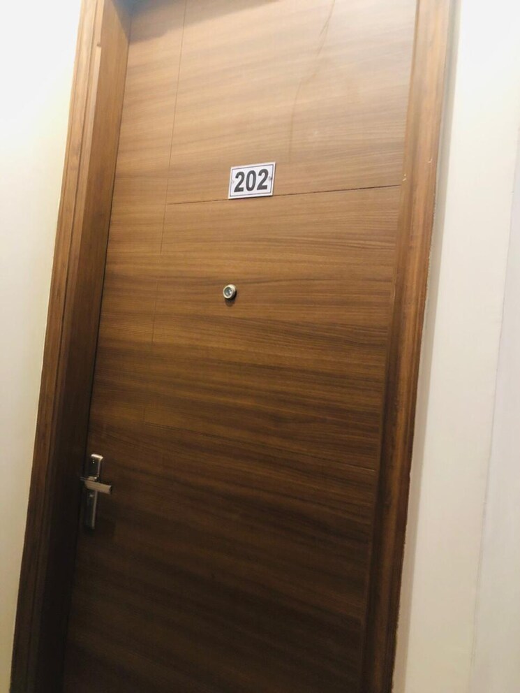 Room, jal-vihar-colony 1 RK 350 Sq.Ft. Penthouse In Sector 46 Gurgaon 9586600