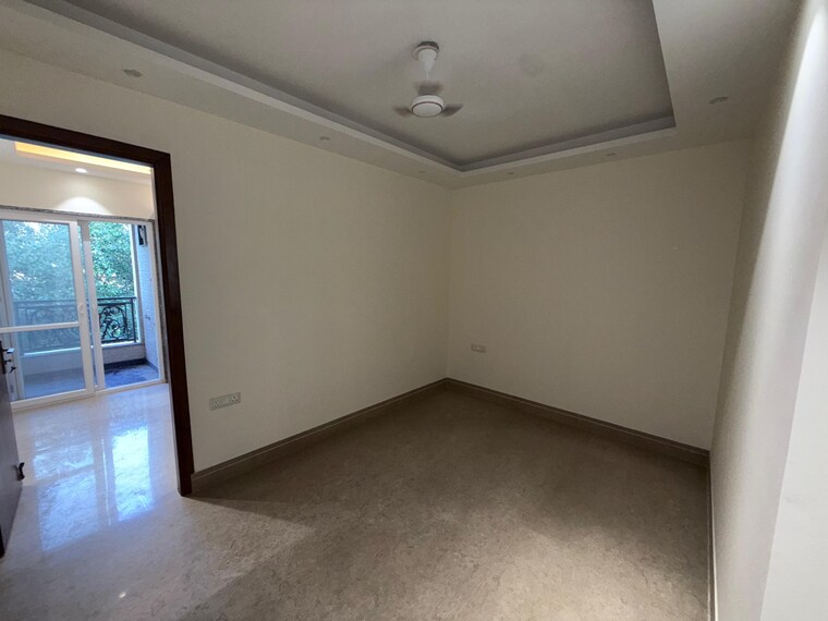 Room, lajpat nagar 2 Bedroom 900 Sq.Ft. Builder Floor In Lajpat Nagar Delhi 9586576