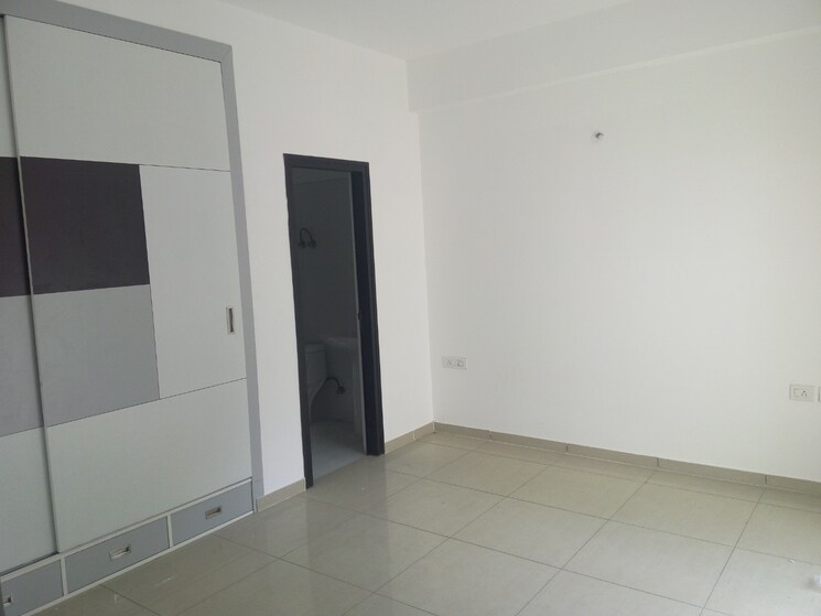 Room, gulshan-vivante 2.5 Bedroom 1110 Sq.Ft. Apartment In Sector 137 Noida 9585023