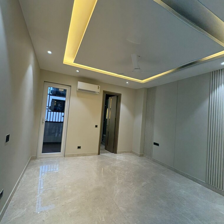 Room, lajpat nagar 3 Bedroom 1800 Sq.Ft. Builder Floor In Lajpat Nagar Delhi 9586675