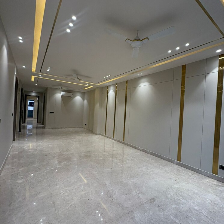 Room, lajpat nagar 3 Bedroom 1800 Sq.Ft. Builder Floor In Lajpat Nagar Delhi 9586675