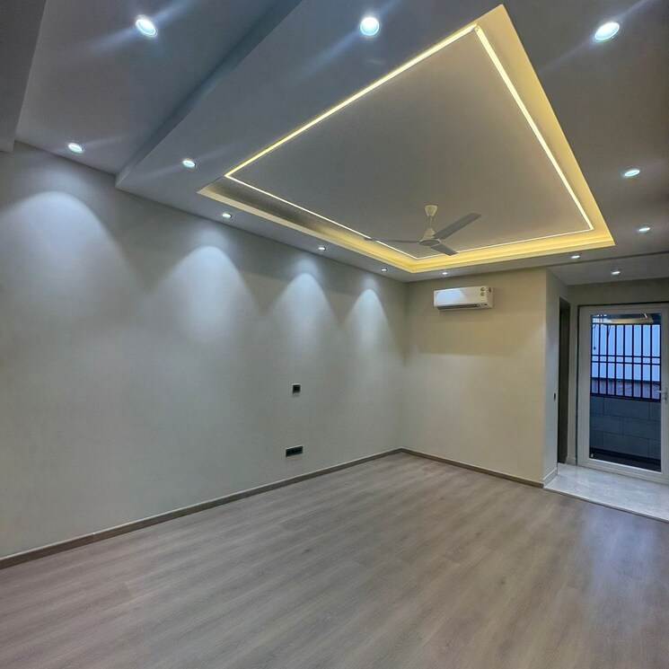 Room, lajpat nagar 3 Bedroom 1800 Sq.Ft. Builder Floor In Lajpat Nagar Delhi 9586675