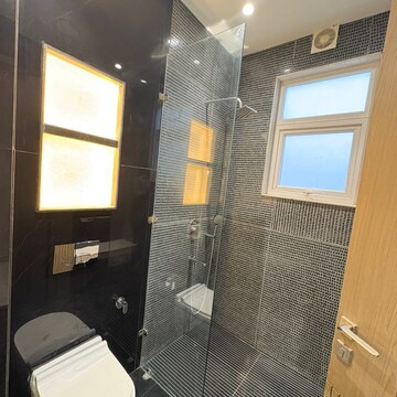 Attached Bathroom in 3 BHK Builder Floor at Lajpat Nagar – for Rent