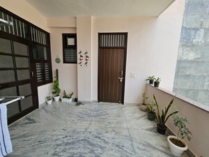 Parking in 3 BHK Builder Floor at Sector 45 – for Rent