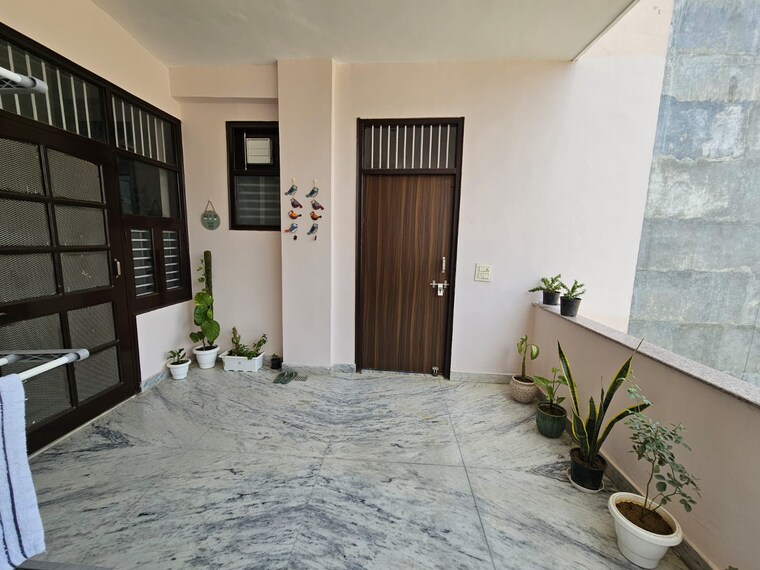  Parking, sector 45 3 Bedroom 2450 Sq.Ft. Builder Floor In Sector 45 Gurgaon 9586671