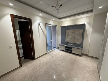 Room in 2 BHK Builder Floor at Lajpat Nagar – for Sale