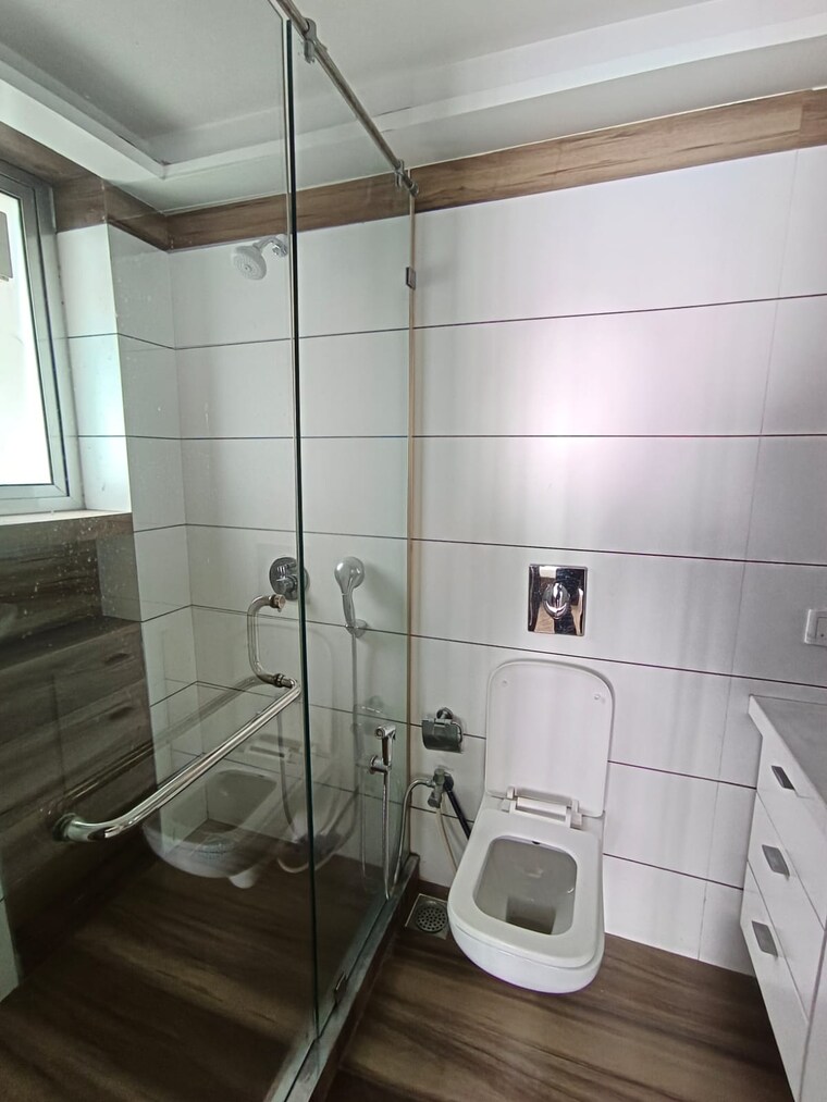 Bathroom, atur-apartments 2 Bedroom 1050 Sq.Ft. Apartment In Colaba Mumbai 9586735