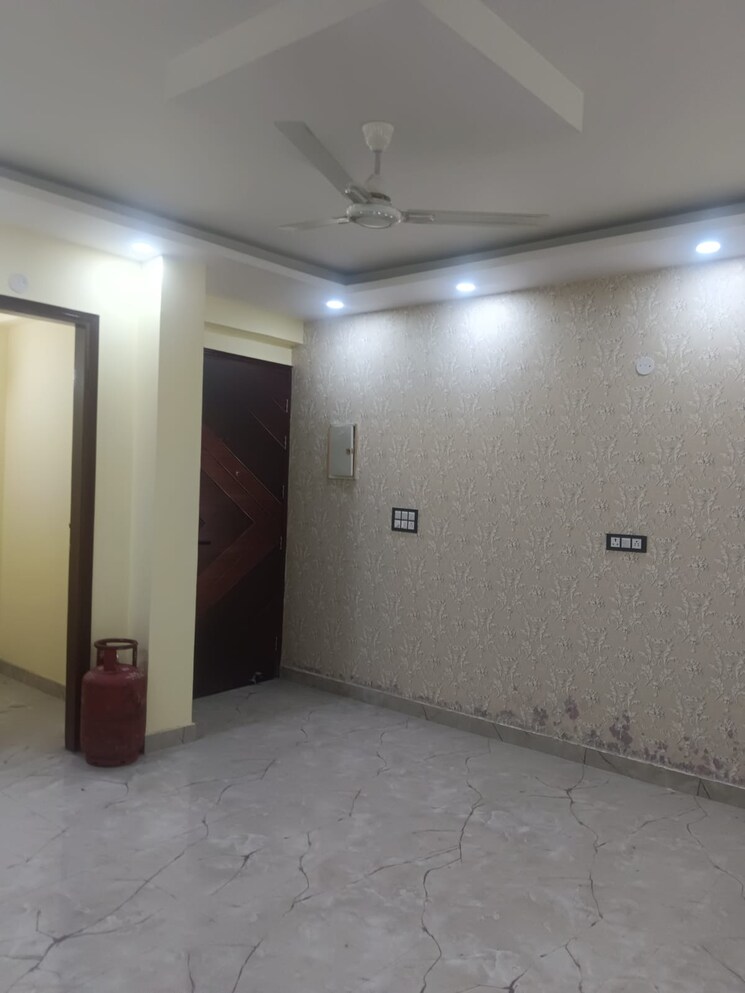 Room, chattarpur 3 Bedroom 110 Sq.Yd. Builder Floor In Chattarpur Delhi 9586970
