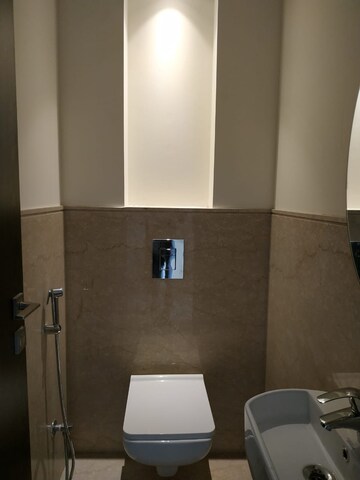 Bathroom in 3 BHK Builder Floor at DLF The Grove, Sector 54 – for Rent