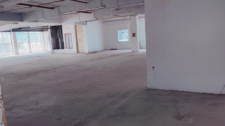 Room, sector 58 Commercial Office Space 16000 Sq.Ft. In Sector 58 Noida 9586852