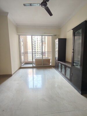 Room in 3 BHK Apartment at Sector 16c Greater Noida – for Rent