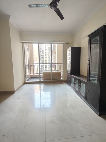 Room in 3 BHK Apartment at Sector 16c Greater Noida – for Rent