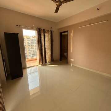 Room in 2 BHK Apartment at Eldeco Accolade, Saini Colony – for Rent