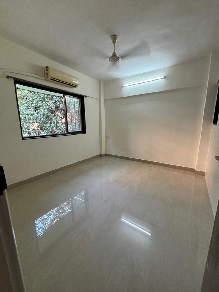 Cover Image, bandra west 1 Bedroom 500 Sq.Ft. Apartment In Bandra West Mumbai 9586975