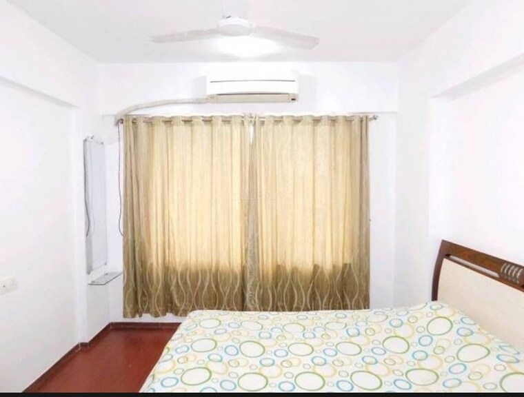 Bedroom, lake-primrose 3 Bedroom 1500 Sq.Ft. Apartment In Powai Mumbai 9587019