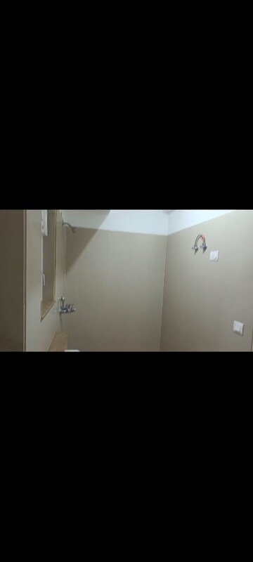 Room in 3 BHK Apartment at Emaar Gurgaon Greens, Sector 102 – for Rent