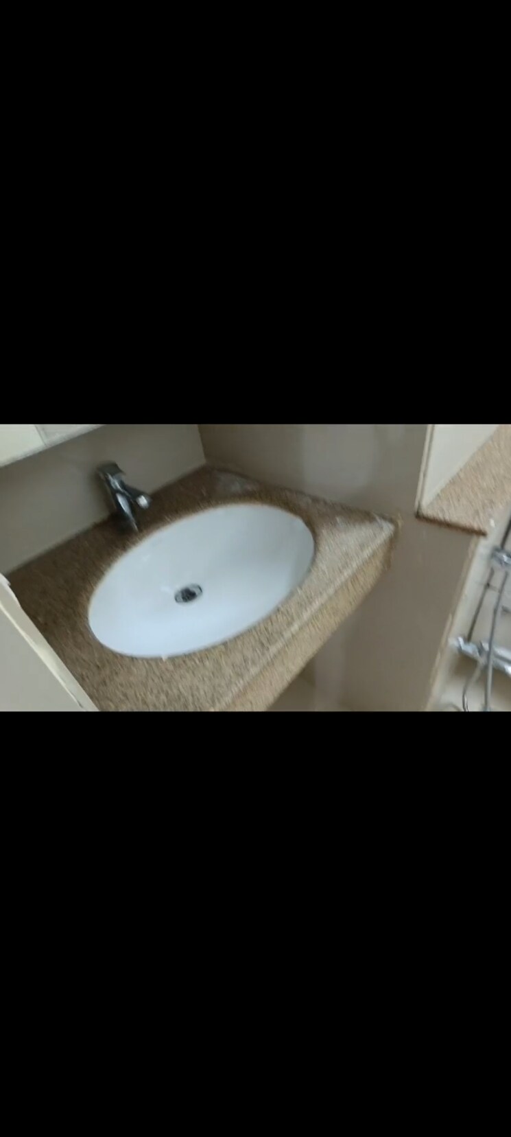 Bathroom, emaar-gurgaon-greens 3 Bedroom 1650 Sq.Ft. Apartment In Sector 102 Gurgaon 9587026